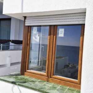 ventana de pvc oscilobatiente imitacion madera